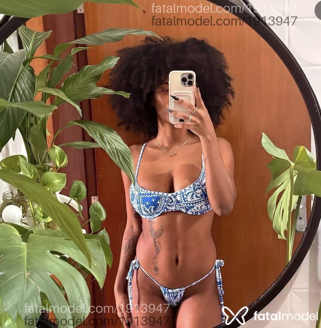 Acompanhante mulher morena (o) de olhos castanhos - Ayla Belucci