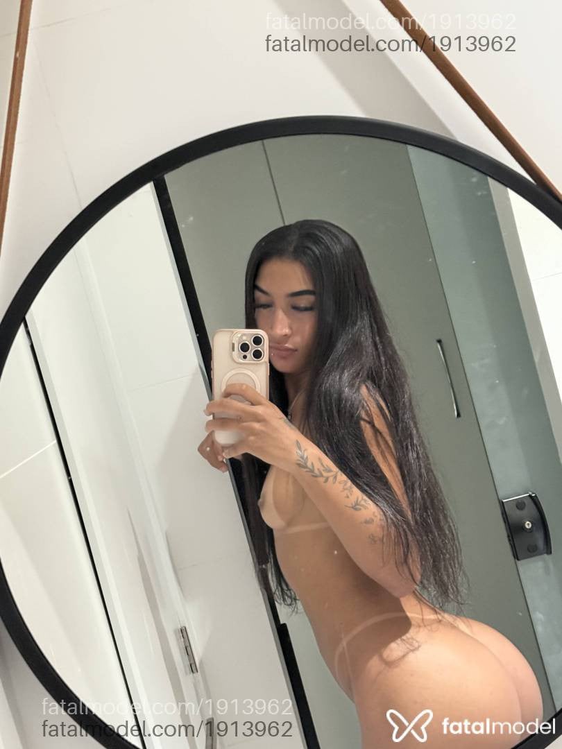 Acompanhante mulher com cabelo castanho de olhos castanhos - Priscila