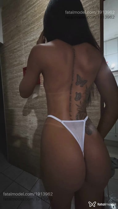 Acompanhante mulher com cabelo castanho de olhos castanhos - Priscila Acompanhante mulher com cabelo castanho de olhos castanhos - Priscila