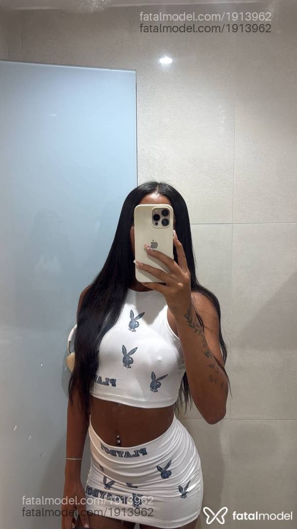 Acompanhante mulher com cabelo castanho de olhos castanhos - Priscila