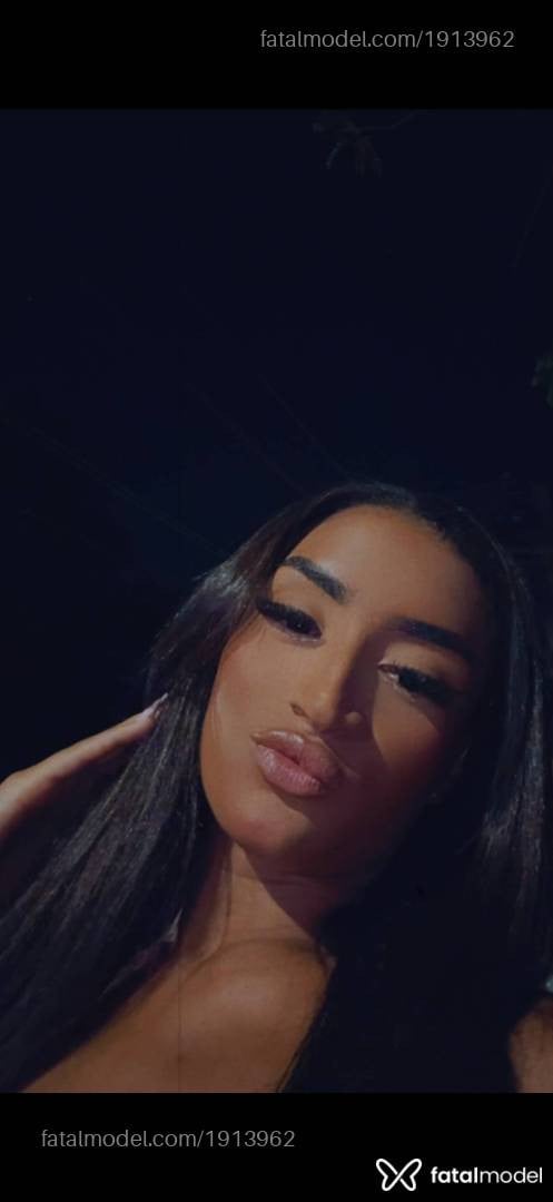 Acompanhante mulher com cabelo castanho de olhos castanhos - Priscila Acompanhante mulher com cabelo castanho de olhos castanhos - Priscila