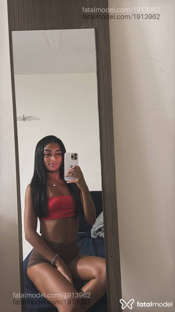 Acompanhante mulher com cabelo castanho de olhos castanhos - Priscila Acompanhante mulher com cabelo castanho de olhos castanhos - Priscila