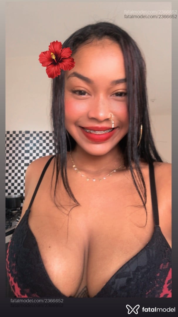Acompanhante mulher morena (o) de olhos mel em Sorriso Acompanhante mulher morena (o) de olhos mel em Sorriso - Lua Ho