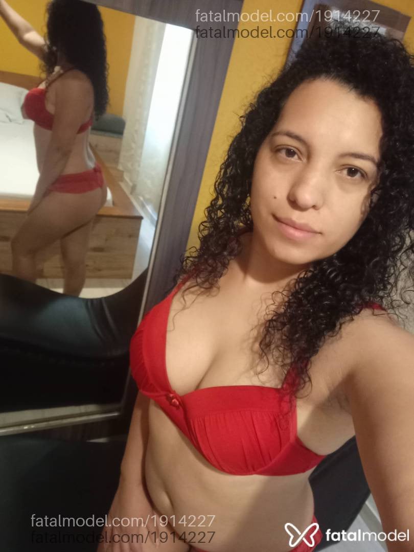 Acompanhante mulher com cabelo castanho de olhos castanhos - Melissa