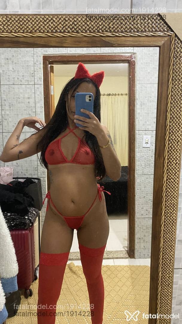 Acompanhante mulher com cabelo castanho de olhos mel em Barretos - Mariana