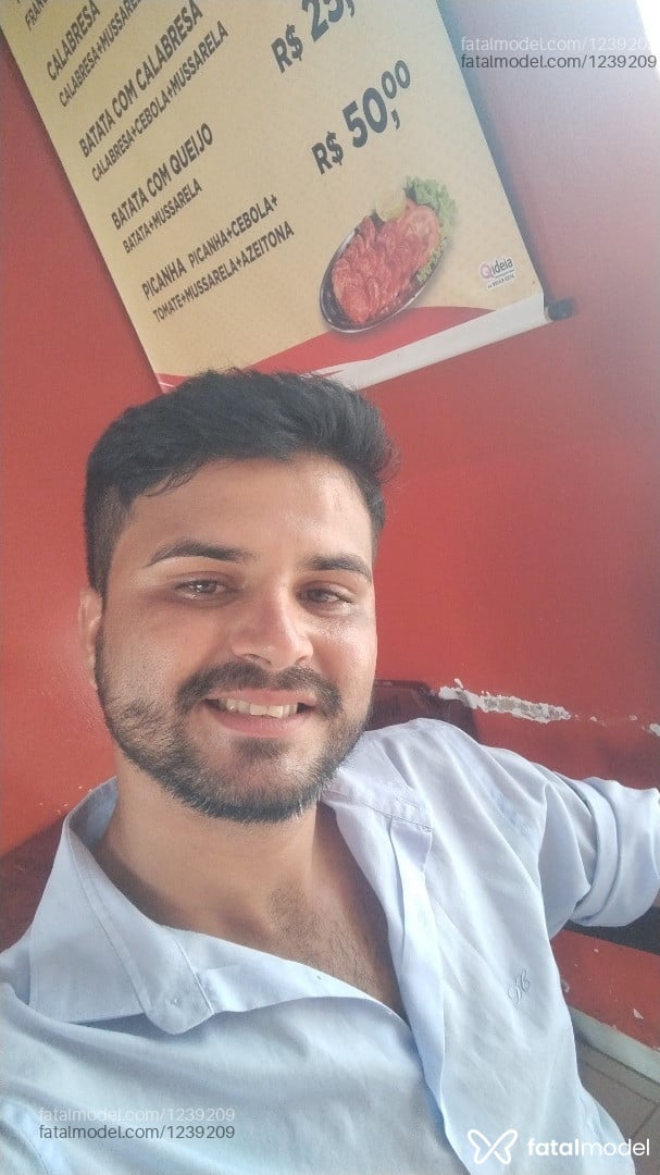 Acompanhante mulher com cabelo castanho de olhos castanhos em Redenção - Gabriel Vinicius