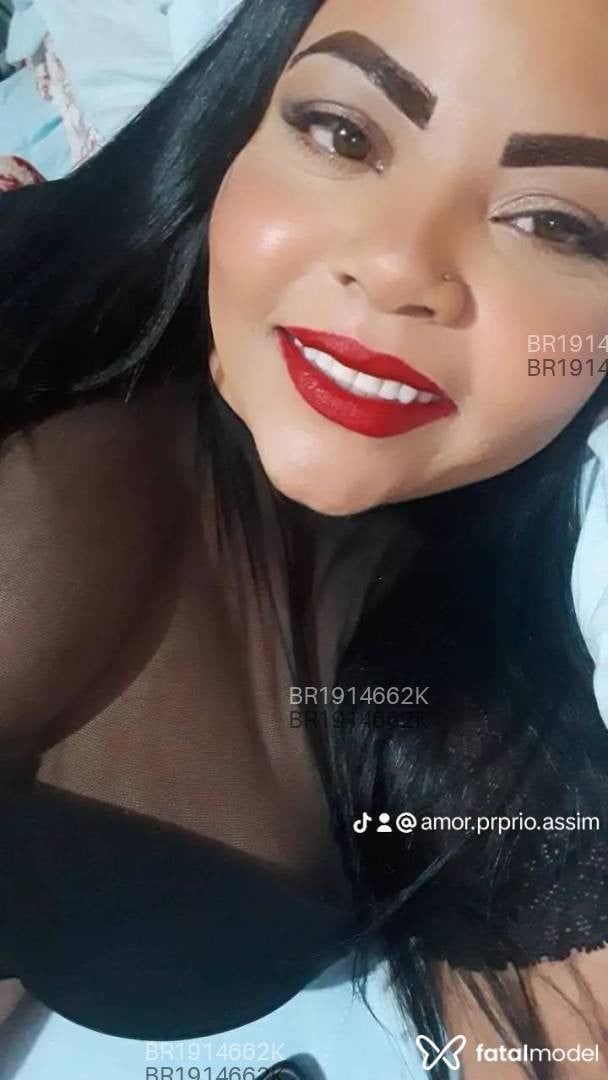 Acompanhante mulher com cabelo castanho de olhos castanhos em Pato Branco Acompanhante mulher com cabelo castanho de olhos castanhos em Pato Branco - Manoela Pato
