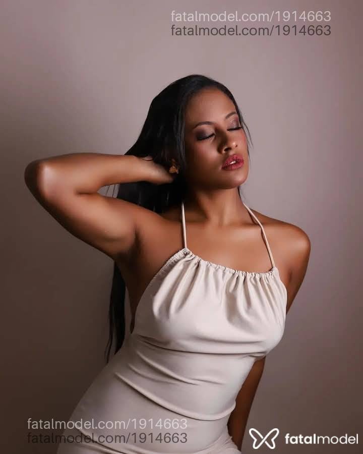 Acompanhante mulher com cabelo castanho de olhos castanhos - Jade
