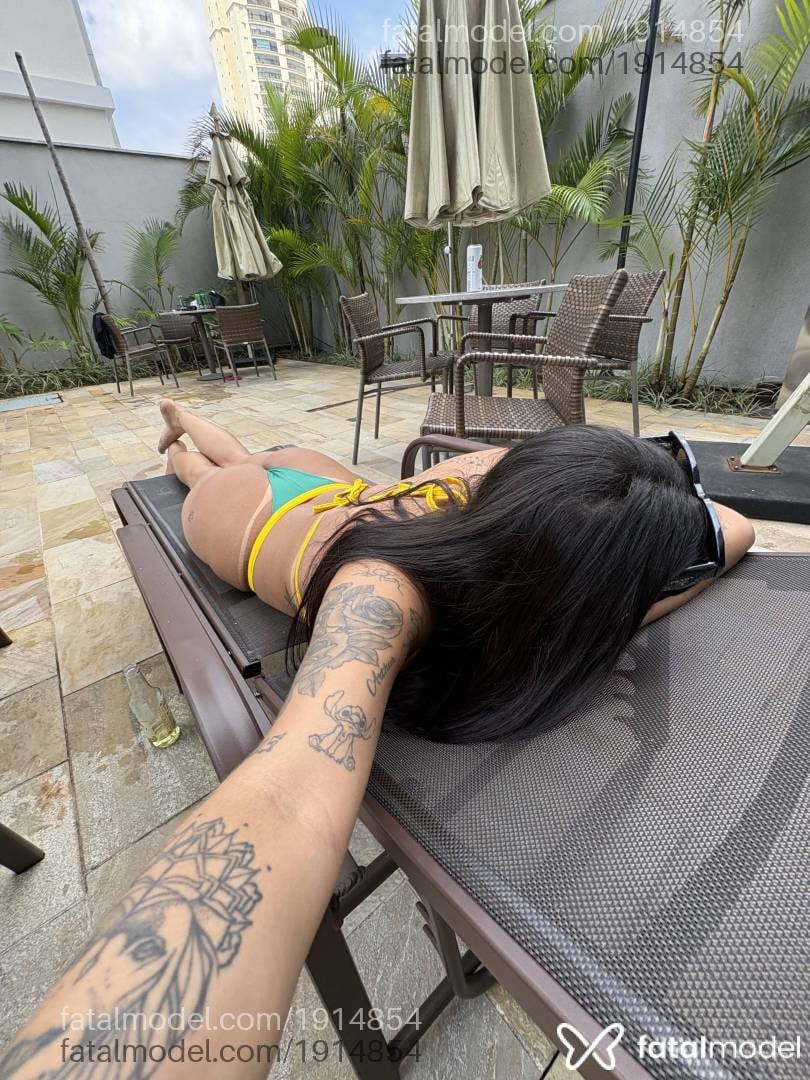 Acompanhante mulher morena (o) de olhos pretos - Brenda Santos Acompanhante mulher morena (o) de olhos pretos - Brenda Santos