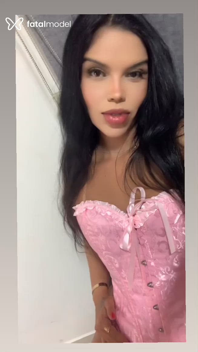 Acompanhante mulher com cabelo castanho de olhos castanhos - Giovanna Acompanhante mulher com cabelo castanho de olhos castanhos - Giovanna