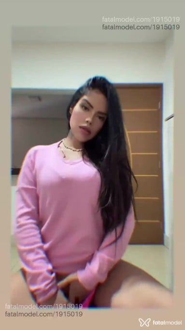 Acompanhante mulher com cabelo castanho de olhos castanhos - Giovanna Acompanhante mulher com cabelo castanho de olhos castanhos - Giovanna