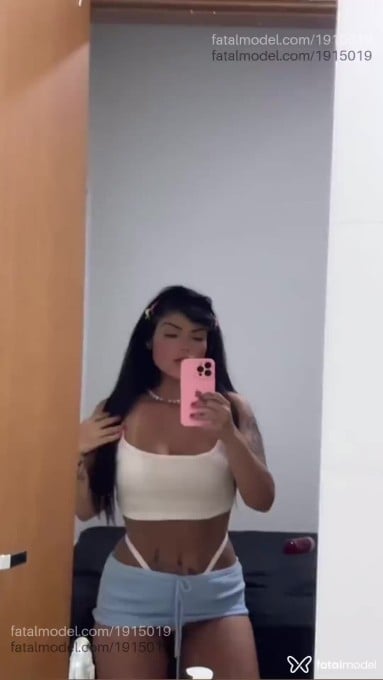 Acompanhante mulher com cabelo castanho de olhos castanhos - Giovanna
