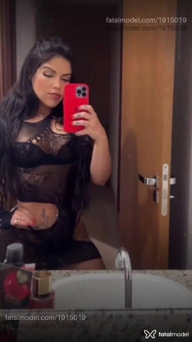 Acompanhante mulher com cabelo castanho de olhos castanhos - Giovanna Acompanhante mulher com cabelo castanho de olhos castanhos - Giovanna