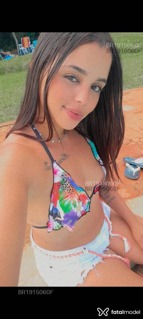 Acompanhante mulher com cabelo castanho de olhos castanhos em Anápolis - Milena Brandão