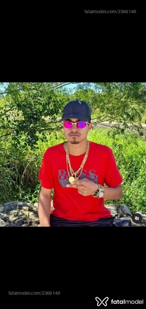 Acompanhante homem com cabelo castanho de olhos castanhos em Balneário Camboriú - Playboysz