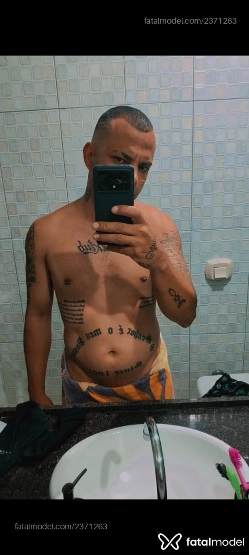 Acompanhante homem morena (o) de olhos pretos em Navegantes - Morenotatuado