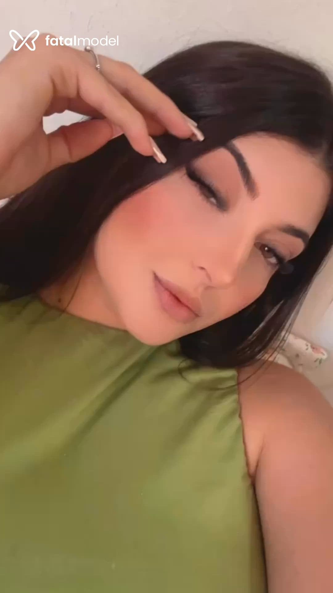 Acompanhante mulher com cabelo castanho de olhos castanhos - Serena Leclair
