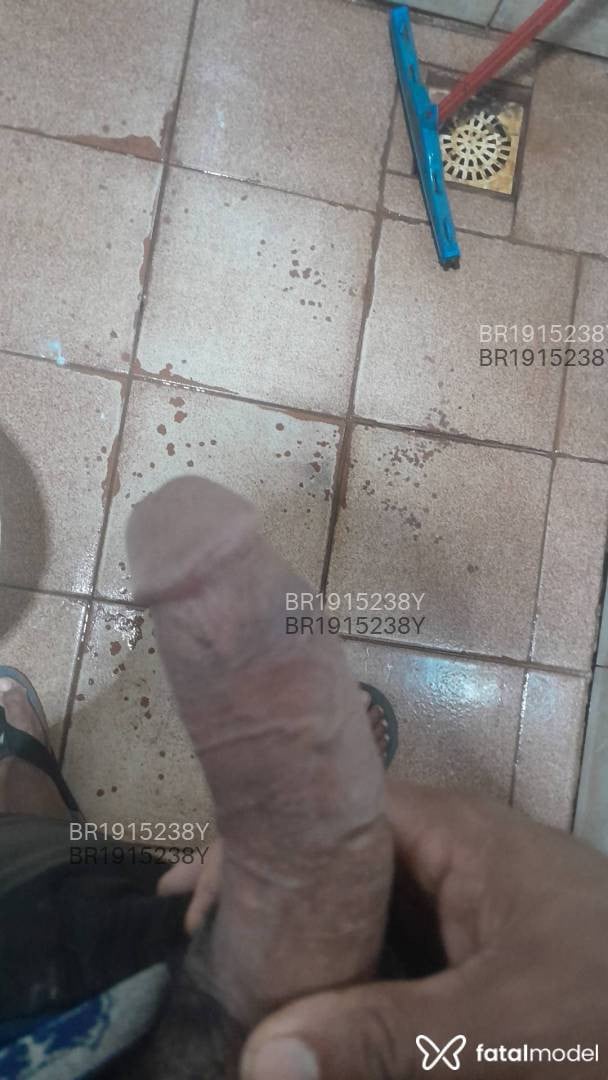 Acompanhante homem morena (o) de olhos castanhos em Nerópolis - César