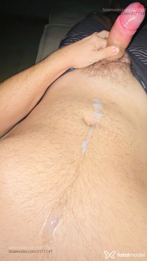 Acompanhante homem com cabelo castanho de olhos castanhos em São José Acompanhante homem com cabelo castanho de olhos castanhos em São José - Gutinho
