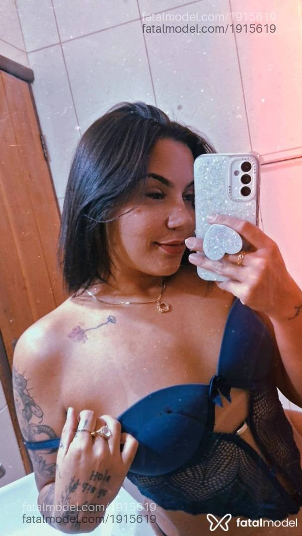 Acompanhante mulher morena (o) de olhos castanhos - Carol