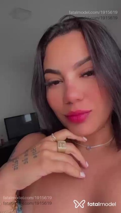 Acompanhante mulher morena (o) de olhos castanhos em Passos - Carol