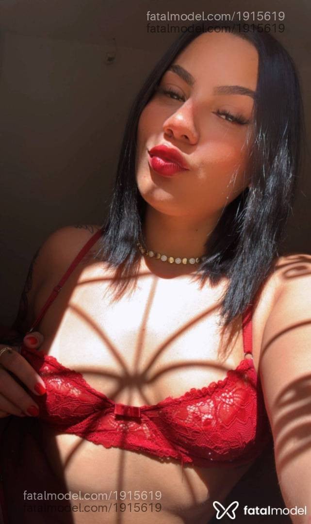 Acompanhante mulher morena (o) de olhos castanhos - Carol