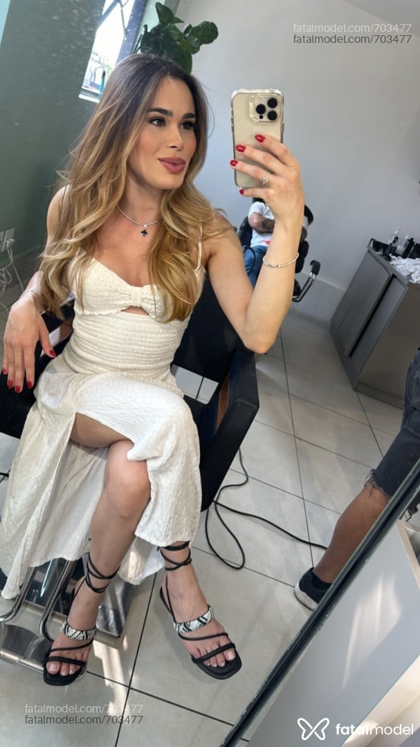 Acompanhante mulher trans loira (o) de olhos castanhos em São Paulo Acompanhante mulher trans loira (o) de olhos castanhos em São Paulo - Mari Gonzales