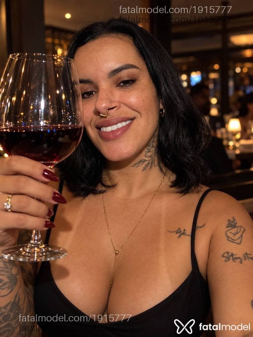 Acompanhante mulher com cabelo castanho de olhos castanhos - Bruna Picon