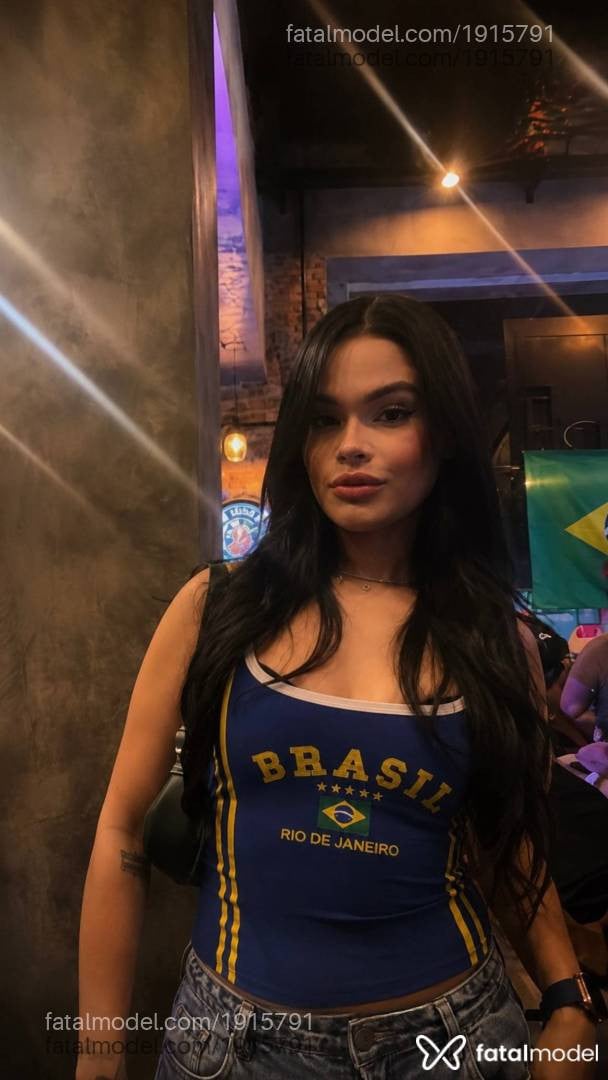 Acompanhante mulher morena (o) de olhos castanhos em Balneário Camboriú - Nina Bianchi