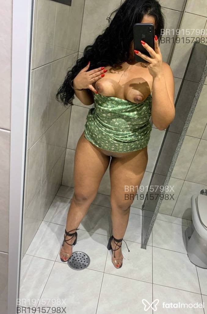 Acompanhante mulher morena (o) de olhos pretos em São Paulo Acompanhante mulher morena (o) de olhos pretos em São Paulo - Giselle Matos