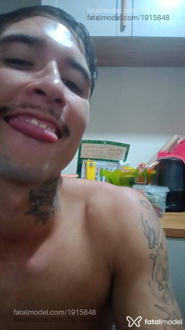 Acompanhante homem com cabelo castanho de olhos castanhos em Vila Velha - Platinado