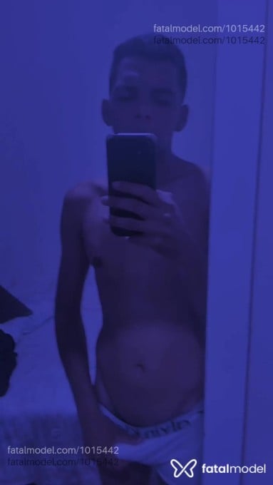 Acompanhante homem com cabelo castanho de olhos castanhos em Viçosa Acompanhante homem com cabelo castanho de olhos castanhos em Viçosa - Danilo Araújo