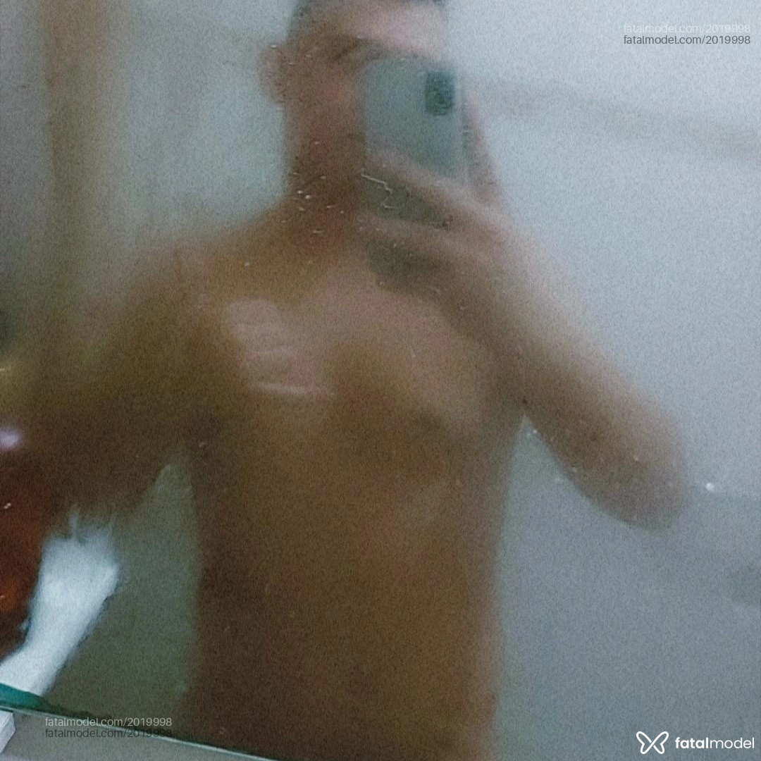 Acompanhante homem com cabelo castanho de olhos castanhos - Carlos Eduardo Acompanhante homem com cabelo castanho de olhos castanhos - Carlos Eduardo