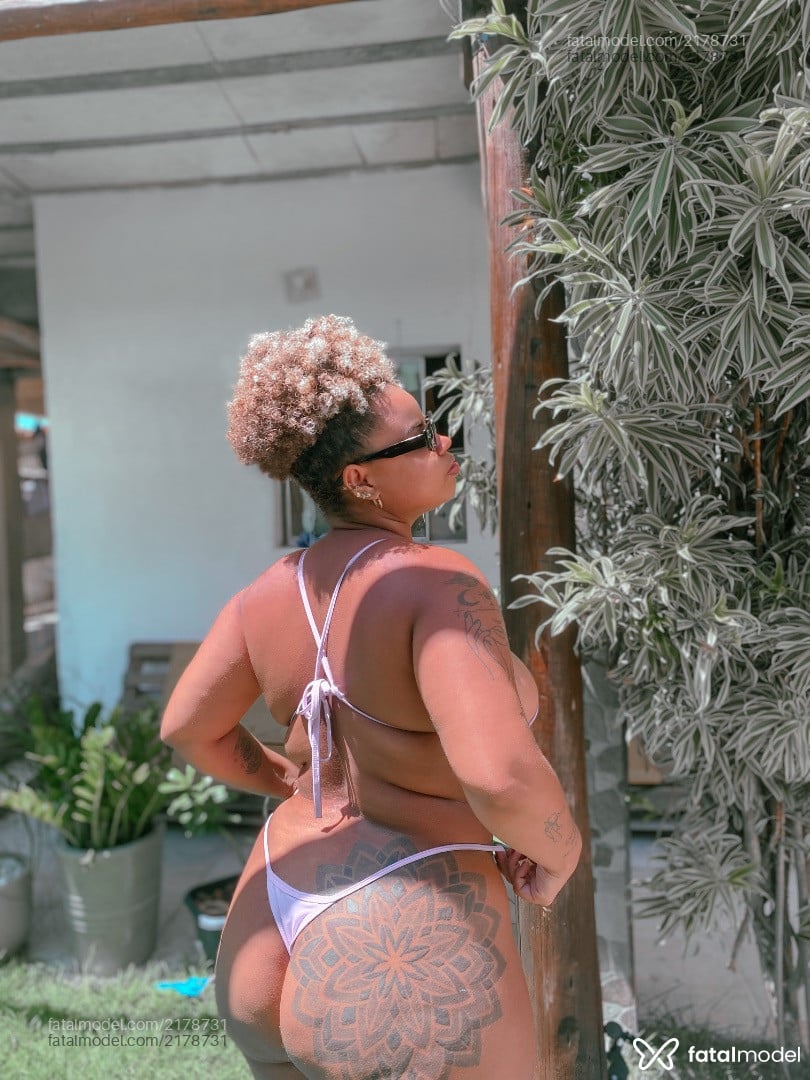 Acompanhante mulher com cabelo castanho de olhos pretos em Virtual - Samara