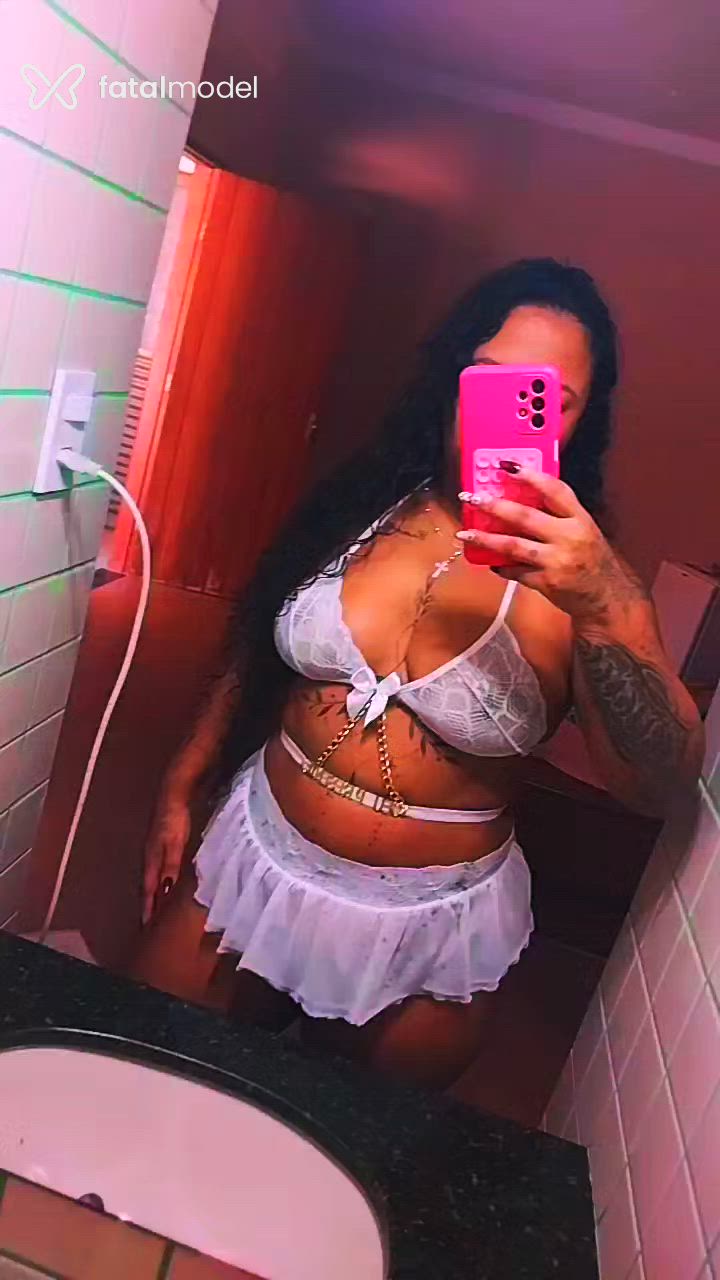Acompanhante mulher com cabelo castanho de olhos castanhos - Allana Ferraz Acompanhante mulher com cabelo castanho de olhos castanhos - Allana Ferraz