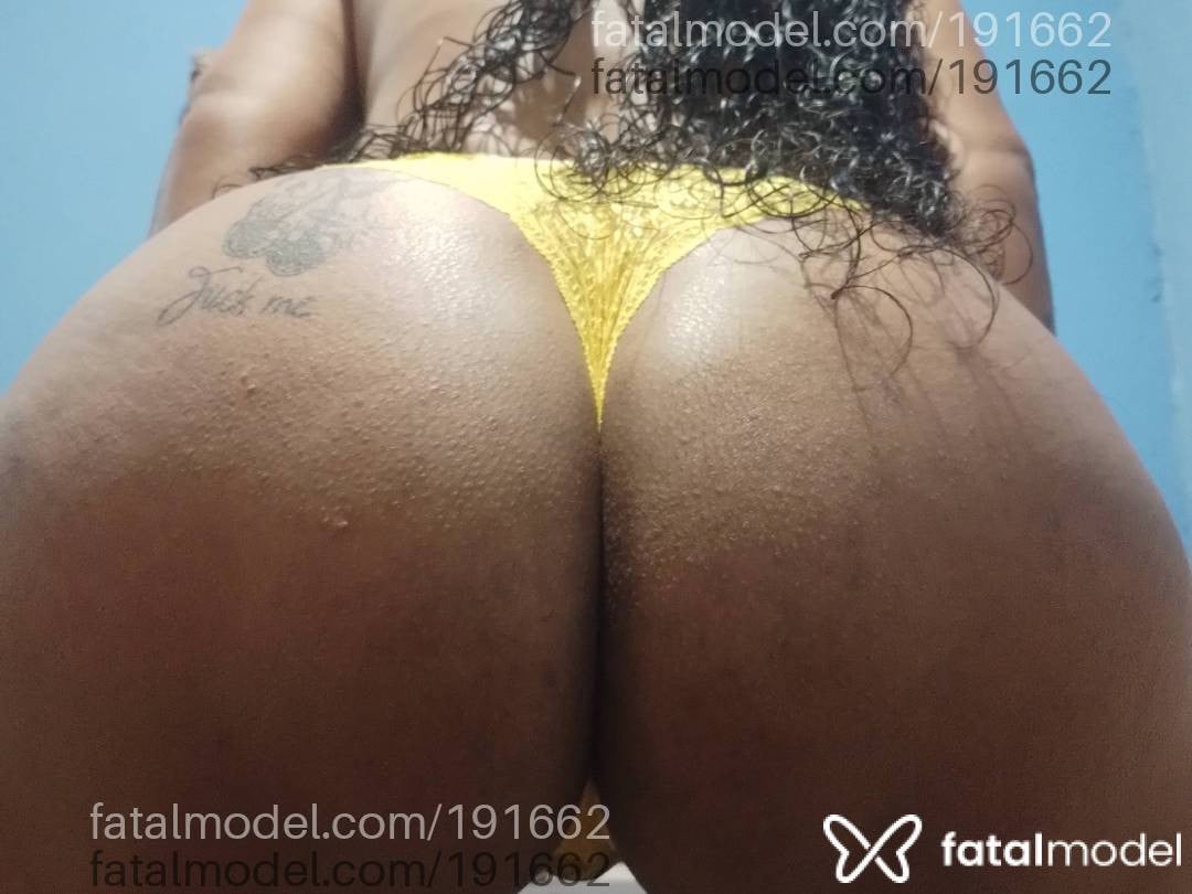 Acompanhante mulher com cabelo castanho de olhos castanhos em Araxá - Allana Ferraz