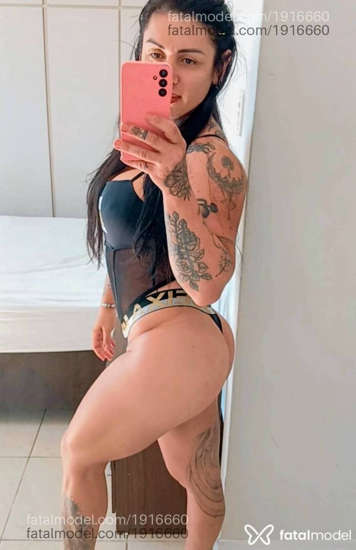 Acompanhante mulher loira (o) de olhos castanhos - Priscila Bitencour Acompanhante mulher loira (o) de olhos castanhos - Priscila Bitencour