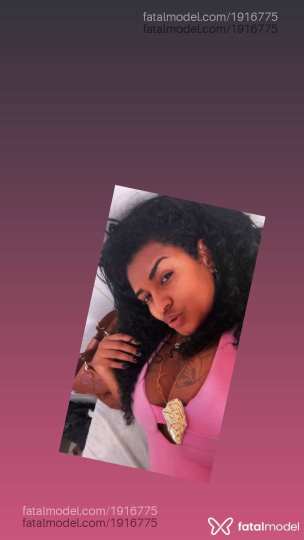 Acompanhante mulher morena (o) de olhos pretos - Miia Lisboa