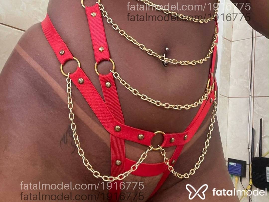 Acompanhante mulher morena (o) de olhos pretos em Santo Antônio de Jesus - Miia Lisboa