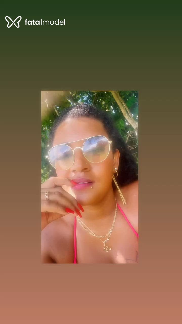 Acompanhante mulher morena (o) de olhos pretos - Miia Lisboa