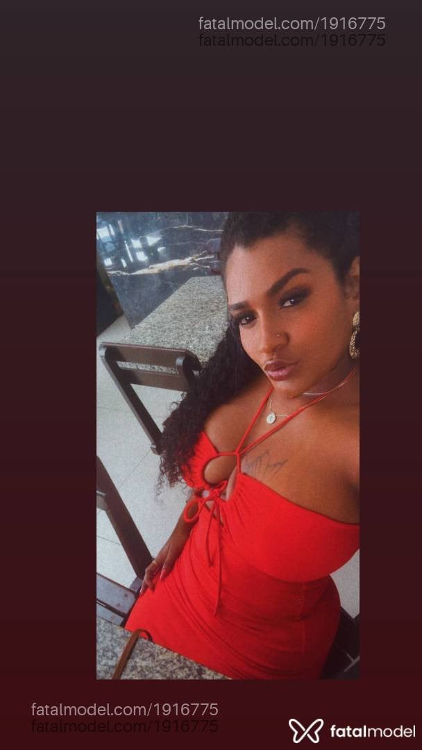 Acompanhante mulher morena (o) de olhos pretos - Miia Lisboa