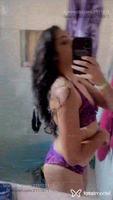 Acompanhante mulher com cabelo castanho de olhos castanhos em Virtual - Angel Belini