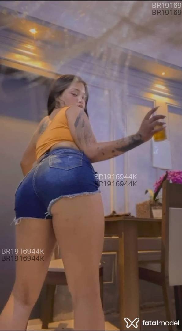 Acompanhante mulher com cabelo castanho de olhos castanhos em Serra Acompanhante mulher com cabelo castanho de olhos castanhos em Serra - Mariah
