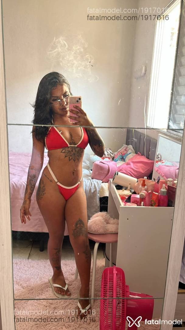 Acompanhante mulher com cabelo castanho de olhos pretos - Sabrina