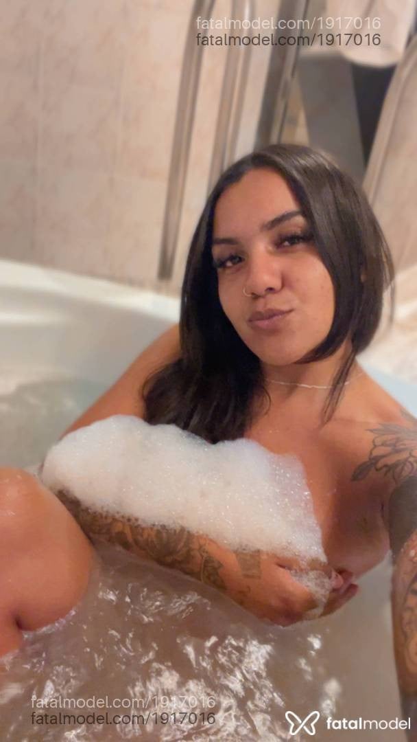Acompanhante mulher com cabelo castanho de olhos pretos - Sabrina