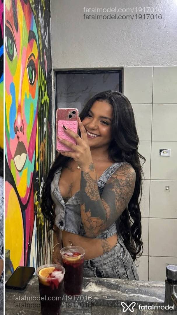 Acompanhante mulher com cabelo castanho de olhos pretos - Sabrina