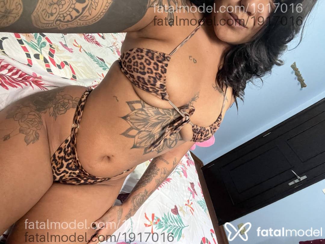 Acompanhante mulher com cabelo castanho de olhos pretos - Sabrina