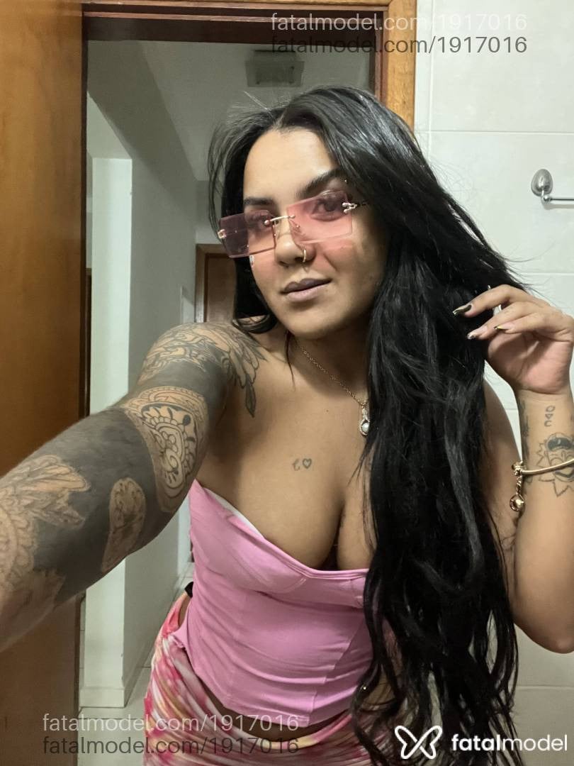 Acompanhante mulher com cabelo castanho de olhos pretos - Sabrina