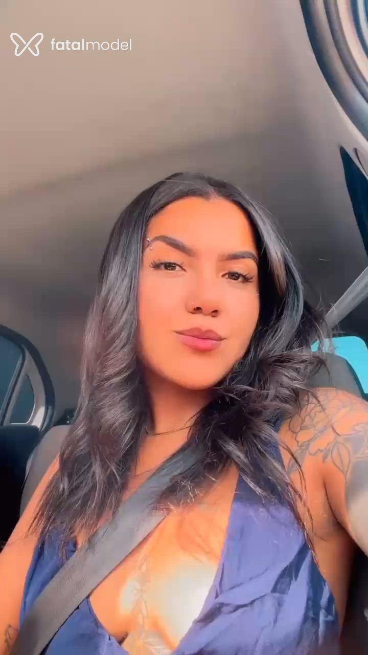 Acompanhante mulher com cabelo castanho de olhos pretos - Sabrina