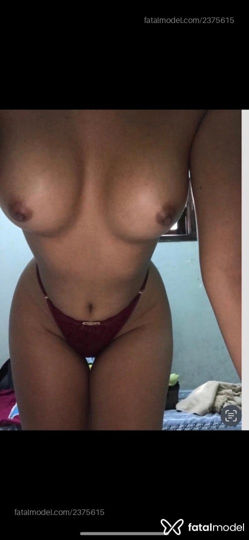 Acompanhante mulher loira (o) de olhos castanhos em João Pessoa Acompanhante mulher loira (o) de olhos castanhos em João Pessoa - Letícia Scavelo